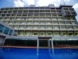 Dolphin Hotel | Andra Pradeş - Visakhapatnam (ve civarı) - Visakhapatnam - Dabagardens