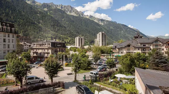 Pointe Isabelle | Auvergne-Rhone-Alpes - Haute-Savoie (bölge) - Chamonix-Mont-Blanc - Chamonix Kent Merkezi