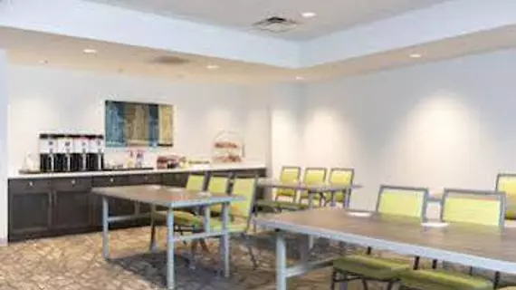 Hampton Inn & Suites by Hilton Chicago Schaumburg IL | İllinois - Schaumburg