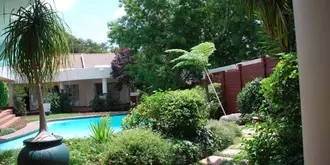 Woodmead Guest Lodge