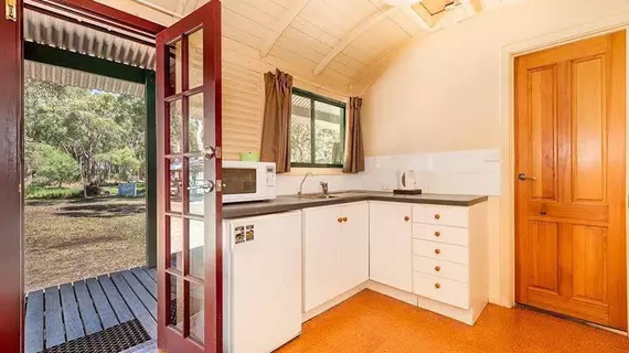 Dunsborough Rail Carriages & Farm Cottages | Batı Avustralya - Quindalup