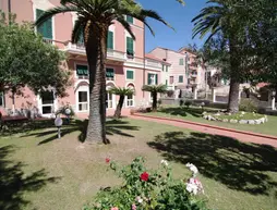 Albergo Madri Pie | Liguria - Savona (il) - Noli