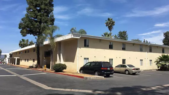 Vista Pines Motel | Kaliforniya - San Diego County - El Cajon