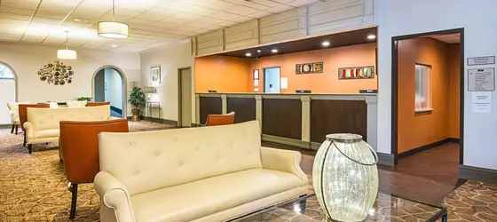 Rodeway Inn and Suites and Conference Center | Louisiana - Monroe (ve civarı) - Monroe