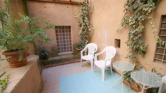 Frangipane Studio Terrace | Lazio - Roma (ve civarı) - Roma Kent Merkezi - Monti