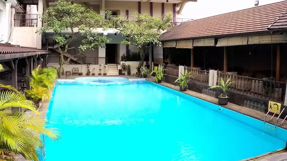 Grand Guci Hotel | West Java - Bandung (ve civarı) - Bandung