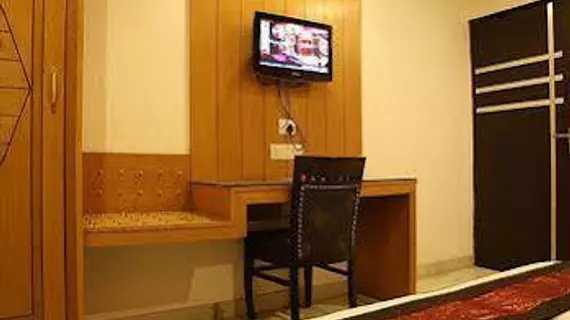 Hotel Apra International | Batı Delhi - Ulusal Eyalet Başkenti Delhi - Delhi (ve civarı) - Yeni Delhi - Karol Bagh