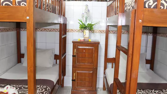 Gong Corner Homestay - Hostel | Bali - Kuta - Legian Kent Merkezi