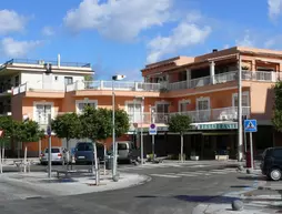 Hostal Jakiton | Balearic Adaları - Mayorka Adası - Calvia - Magaluf