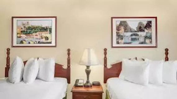 Baymont Inn and Suites Lafayette Airport | Louisiana - Lafayette (ve civarı) - Lafayette