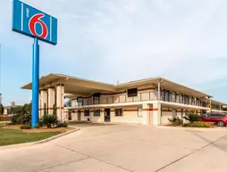 Motel 6 San Antonio | Teksas - San Antonio (ve civarı) - San Antonio