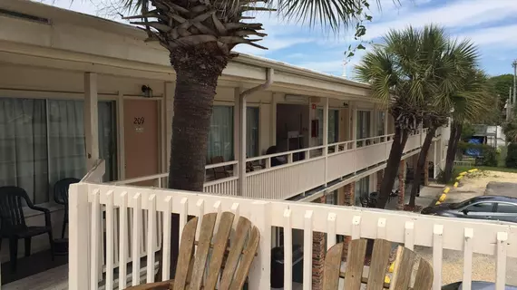 High Tide Motel | Güney Karolayna - Myrtle Plajı (ve civarı) - North Myrtle Beach - Ocean Drive Beach