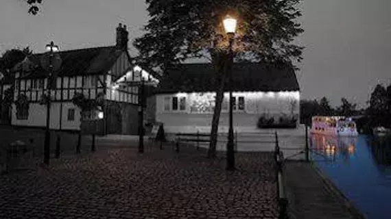 The Boathouse & Riverside Rooms | Cheshire (kontluk) - Chester