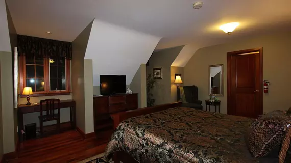 Stone Edge Estate Bed & Breakfast | Ontario - Halton Hills - Georgetown