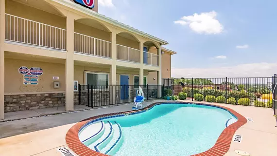 Econo Lodge Azle | Teksas - Fort Worth (ve civarı) - Azle