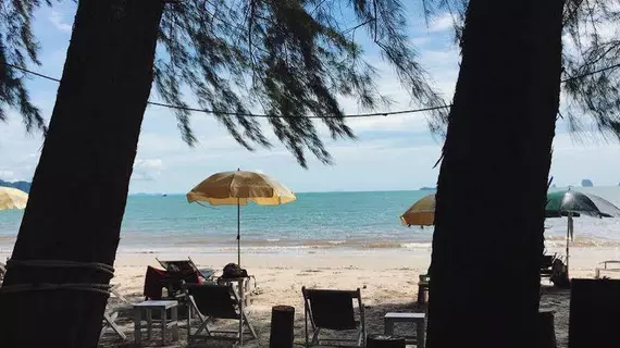 J2B Beach Bungalows | Krabi İli - Krabi