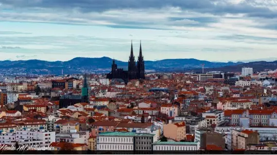 Hotel les Commercants | Auvergne-Rhone-Alpes - Puy-de-Dome (bölge) - Clermont-Ferrand