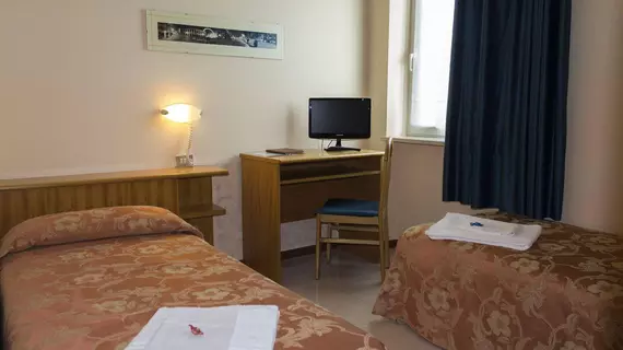 Hotel Europa | Veneto - Verona (ve civarı) - Villafranca di Verona