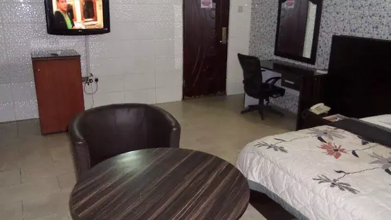 Cynergy Suites Festac Town | Lagos (ve civarı) - Lagos