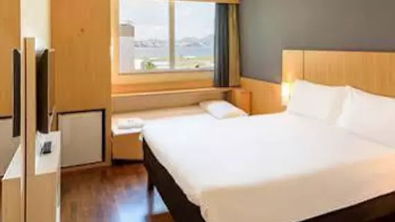 ibis Rio de Janeiro Santos Dumont | Rio de Janeiro (eyaleti) - Rio de Janeiro (ve civarı) - Rio de Janeiro - Centro