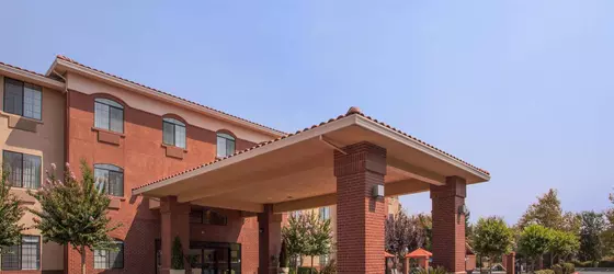 Holiday Inn Express and Suites Davis University Area | Kaliforniya - Sacramento (ve civarı) - Davis