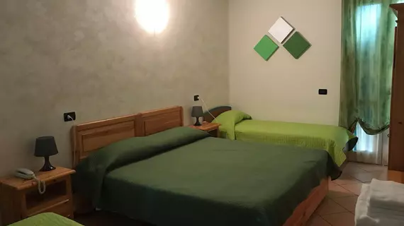 Albergo Quattro Pini | Lombardy - Brescia (il) - Pozzolengo