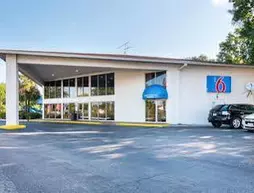 Motel 6 - Tampa Fairgrounds | Florida - Tampa (ve civarı) - Tampa