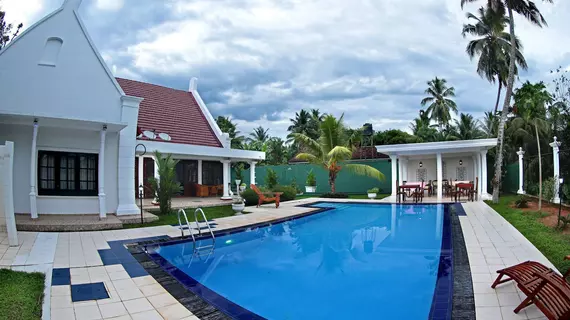 Anthiekka Airport White Villa | Gampaha Bölgesi - Seeduwa - Katunayake - Kimbulapitiya