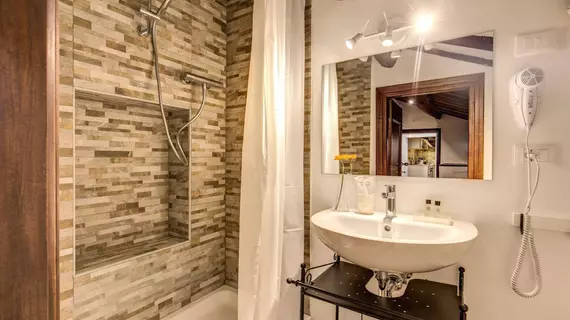 Piccolo Trevi Suites | Lazio - Roma (ve civarı) - Roma Kent Merkezi - Rione II Trevi