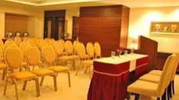 Hotel Queensway Park | Tamil Nadu - Tiruvallur - Chennai (ve civarı) - Chennai - T Nagar