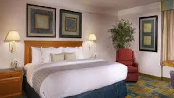 La Quinta Inn & Suites Shreveport Airport | Louisiana - Bossier Parish - Shreveport (ve civarı) - Shreveport