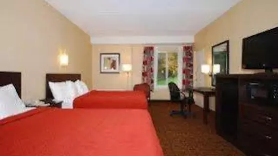 Quality Inn & Suites Danbury | Connecticut - Danbury (ve civarı) - Danbury