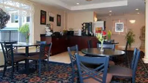 Quality Inn & Suites Danbury | Connecticut - Danbury (ve civarı) - Danbury