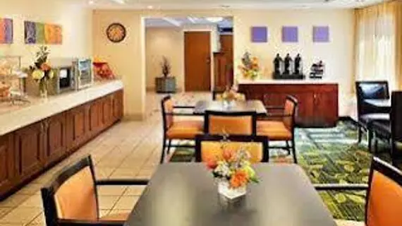 Fairfield Inn Manchester - Boston Regional Airport | New Hampshire - Manchester (ve civarı) - Manchester