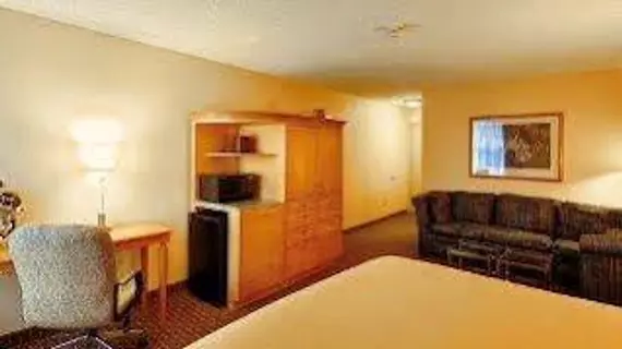 Quality Inn & Suites Shelbyville | Indiana - Indianapolis (ve civarı) - Shelbyville