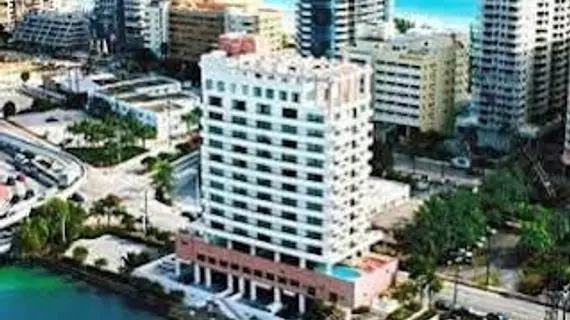 Casablanca on the Ocean West tower | Florida - Miami Beach - Mid Plajı