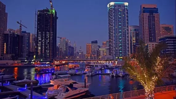 Jannah Marina Bay Suites | Dubai - Dubai