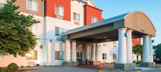 HOLIDAY INN EXPRESS & SUITES B | Iowa - Burlington (ve civarı) - Burlington - Burlington