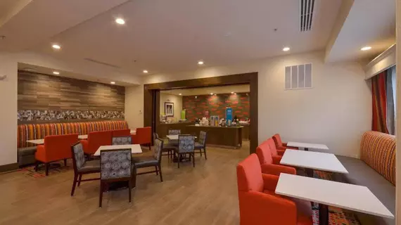 Hampton Inn North Little Rock McCain Mall | Arkansas - Little Rock (ve civarı) - North Little Rock