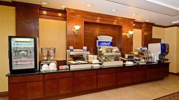 Holiday Inn Express Hotel & Suites Fort Atkinson | Wisconsin - Fort Atkinson (ve civarı) - Fort Atkinson