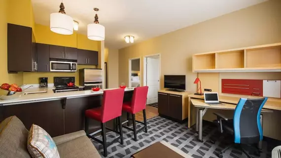 TOWNEPLACE SUITES RED DEER | Alberta - Red Deer (ve civarı) - Red Deer