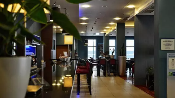 Holiday Inn Express Warsaw Airport | Mazovya Voyvodalığı