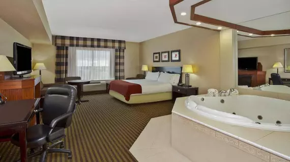 Holiday Inn Express Newmarket | Ontario - Toronto (ve civarı) - Newmarket