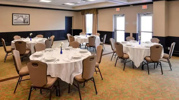 Holiday Inn Express Hotel & Suites Halifax Airport | Nova Scotia - Halifax (ve civarı) - Enfield