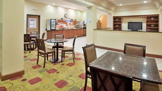 Holiday Inn Express Boonville | Missouri - Columbia (ve civarı) - Boonville