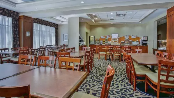 Holiday Inn Express Newmarket | Ontario - Toronto (ve civarı) - Newmarket