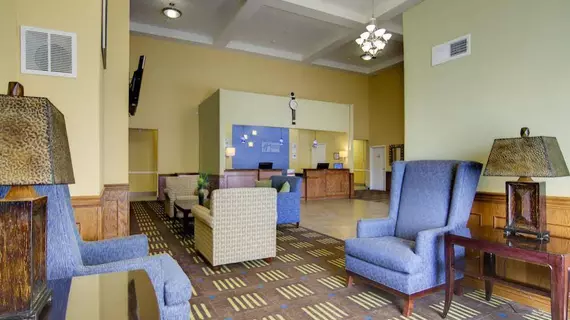 Holiday Inn Express Hotel & Suites Kansas City Sports Complex | Missouri - Kansas City (ve civarı) - Kansas