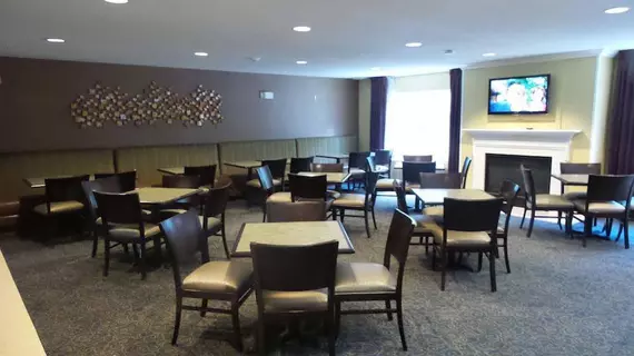 Holiday Inn Express Hotel & Suites North Conway | New Hampshire - North Conway