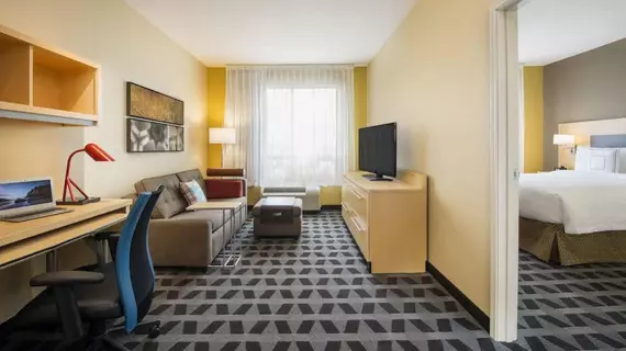 TOWNEPLACE SUITES RED DEER | Alberta - Red Deer (ve civarı) - Red Deer