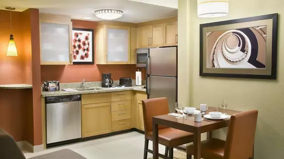 Residence Inn Calgary Airport | Alberta - Calgary (ve civarı) - Calgary